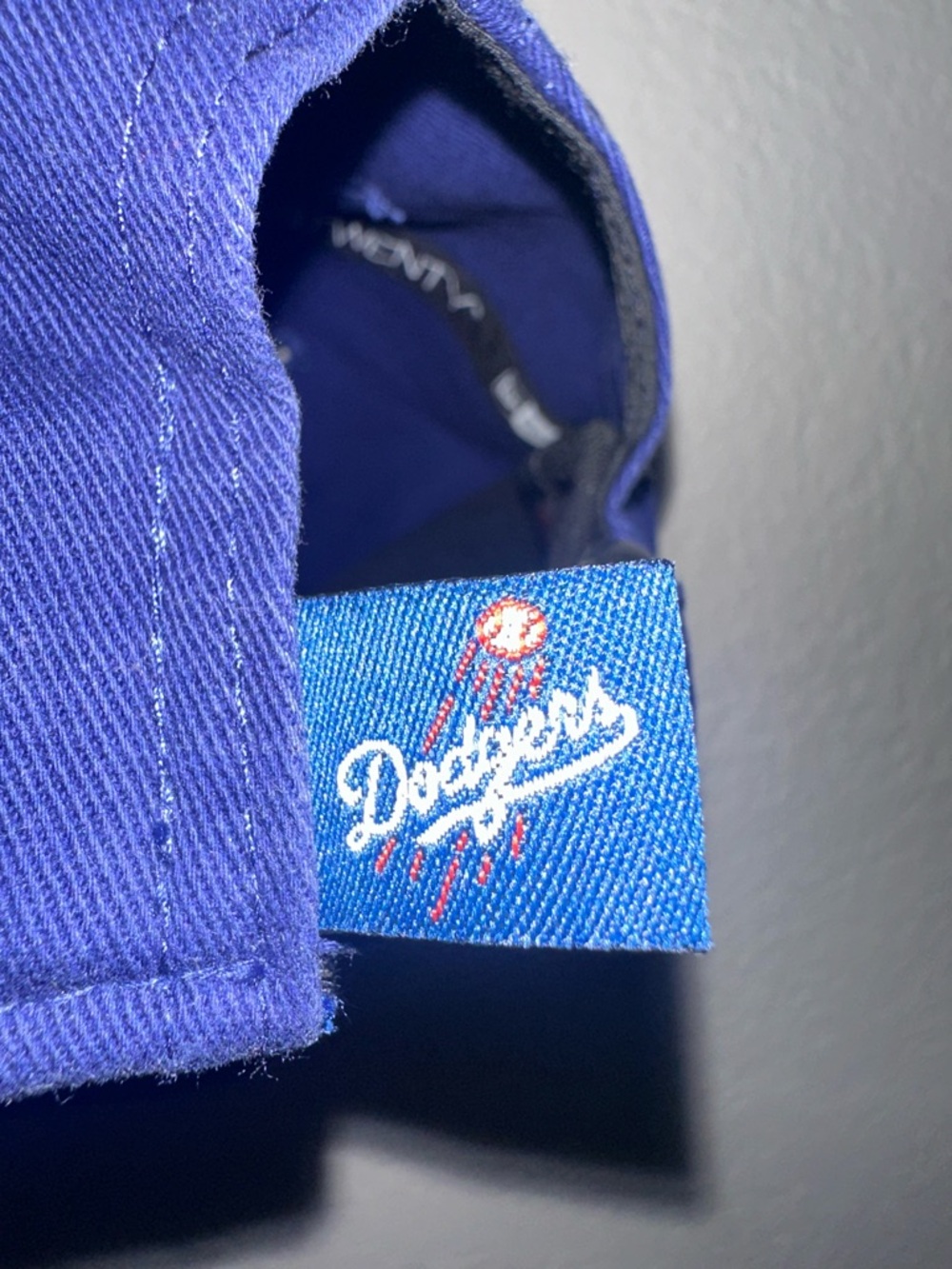 Dodgers New Era Royal Blue Dad Cap with White 'D' Logo💙 - Picture 2 of 4